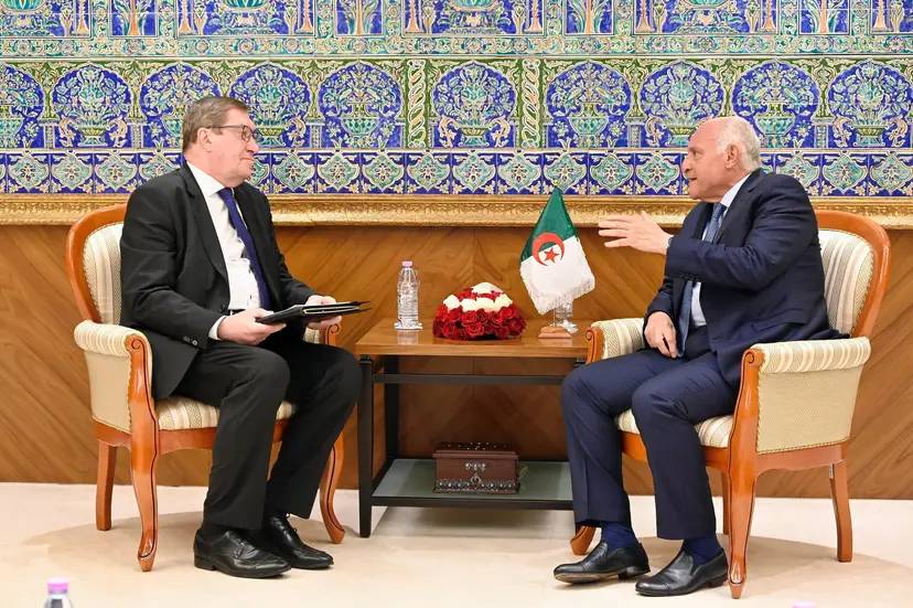 السيد عطـاف يستقبل السفير الإستوني الجـديد