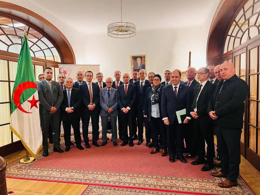 السيد شايب يعقد اجتماعا تنسيقيا وتوجيهيا ببروكسل مع عدد من رؤساء القنصليات